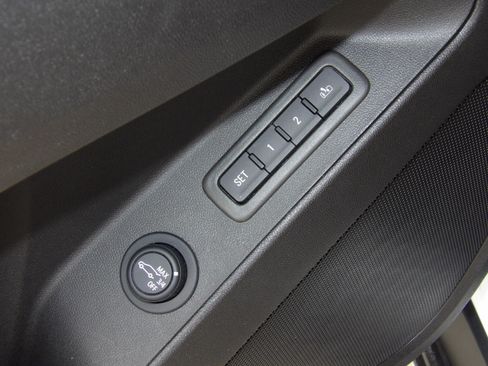 Certified 2024 Chevrolet Equinox Premier image 18