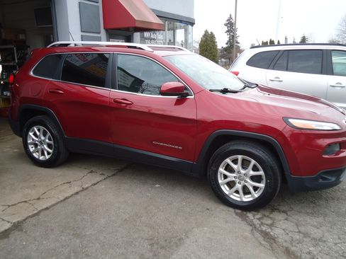 Used 2015 Jeep Cherokee Latitude image 4