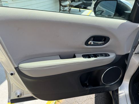 Used 2016 Honda HR-V AWD EX image 10