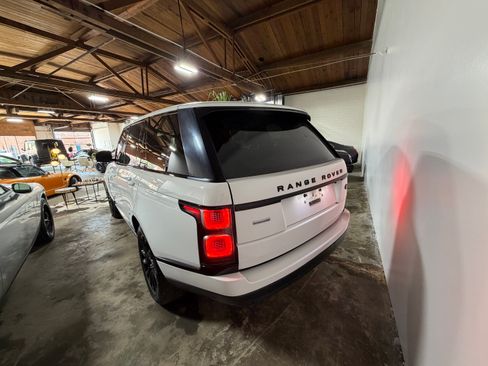 Used 2019 Land Rover Range Rover HSE image 10
