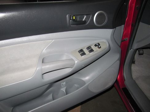 Used 2007 Toyota Tacoma TRD Off-Road image 11