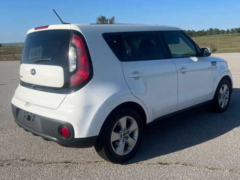 Used 2019 Kia Soul LX FWD image 4