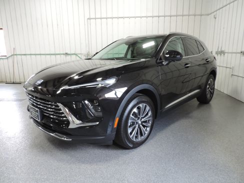 Used 2025 Buick Envision Preferred image 2