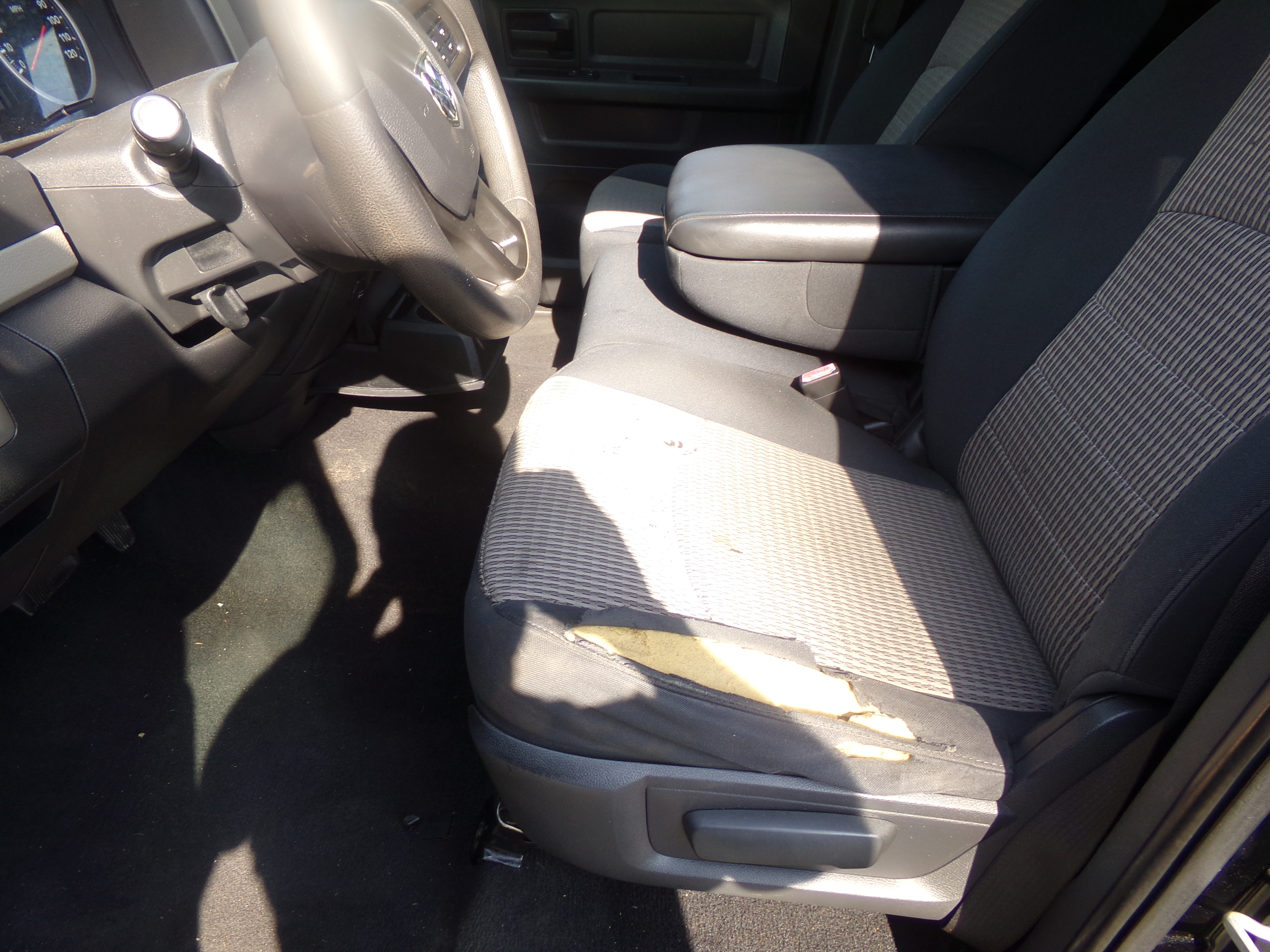 Used 2012 RAM 1500 2WD Quad Cab ST image 15