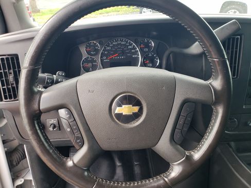 Used 2020 Chevrolet Express 2500 UNAVAIL RWD image 12