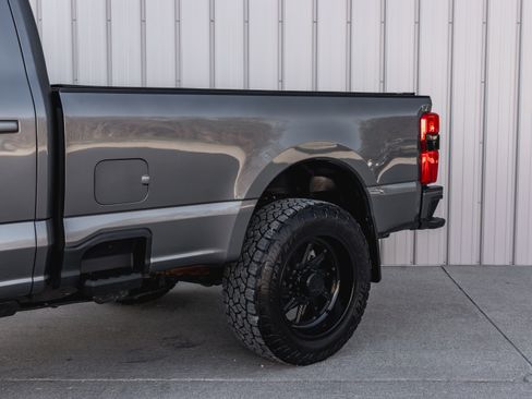 Used 2024 Ford F350 AWD/4WD image 28