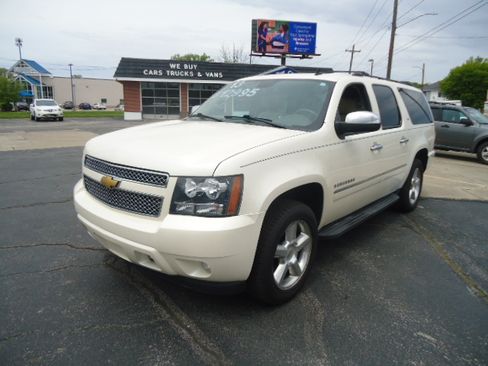 Used 2013 Chevrolet Suburban 4WD LTZ image 13