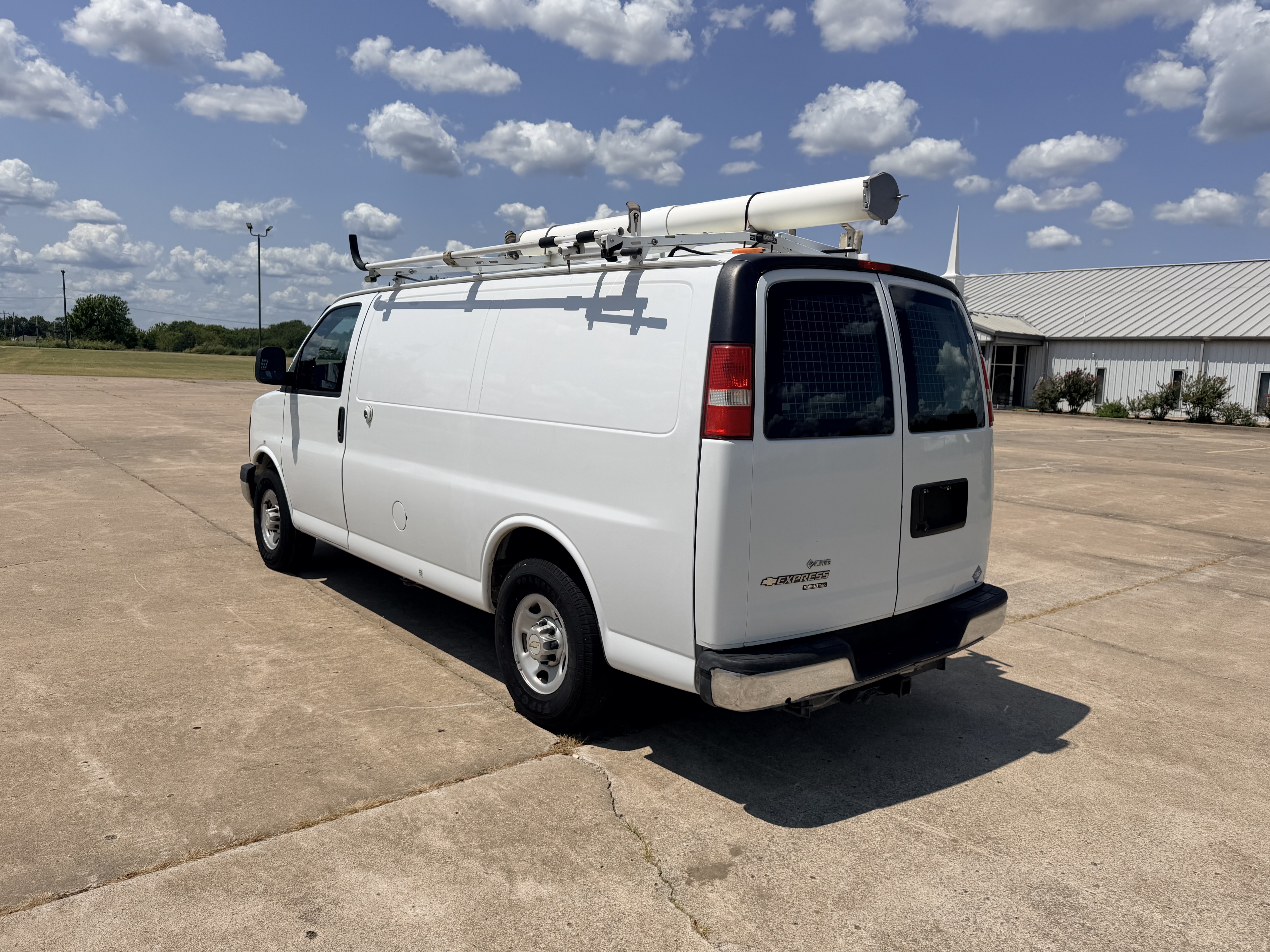 Used 2014 Chevrolet Express 2500 RWD image 7