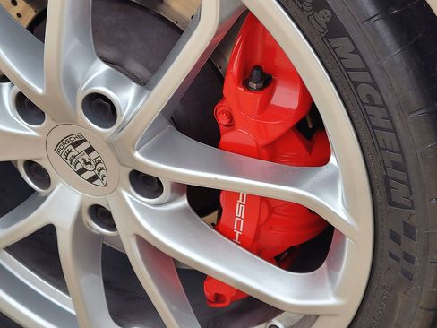 Used 2020 Porsche 718 Boxster Spyder RWD image 56
