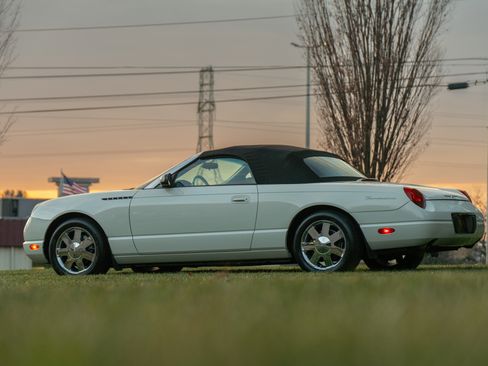 Used 2003 Ford Thunderbird image 53