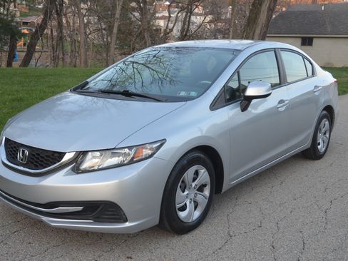 Used 2013 Honda Civic LX image 2