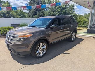 Used 2015 Ford Explorer XLT image 1