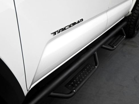 Used 2019 Toyota Tacoma TRD Off-Road image 12