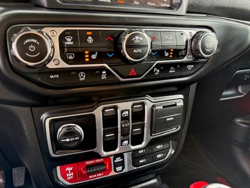 Used 2020 Jeep Gladiator Rubicon image 17