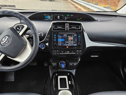 Used 2016 Toyota Prius Four Touring image 14