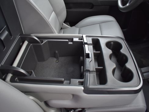 Used 2018 Chevrolet Silverado 1500 4x4 Double Cab image 33