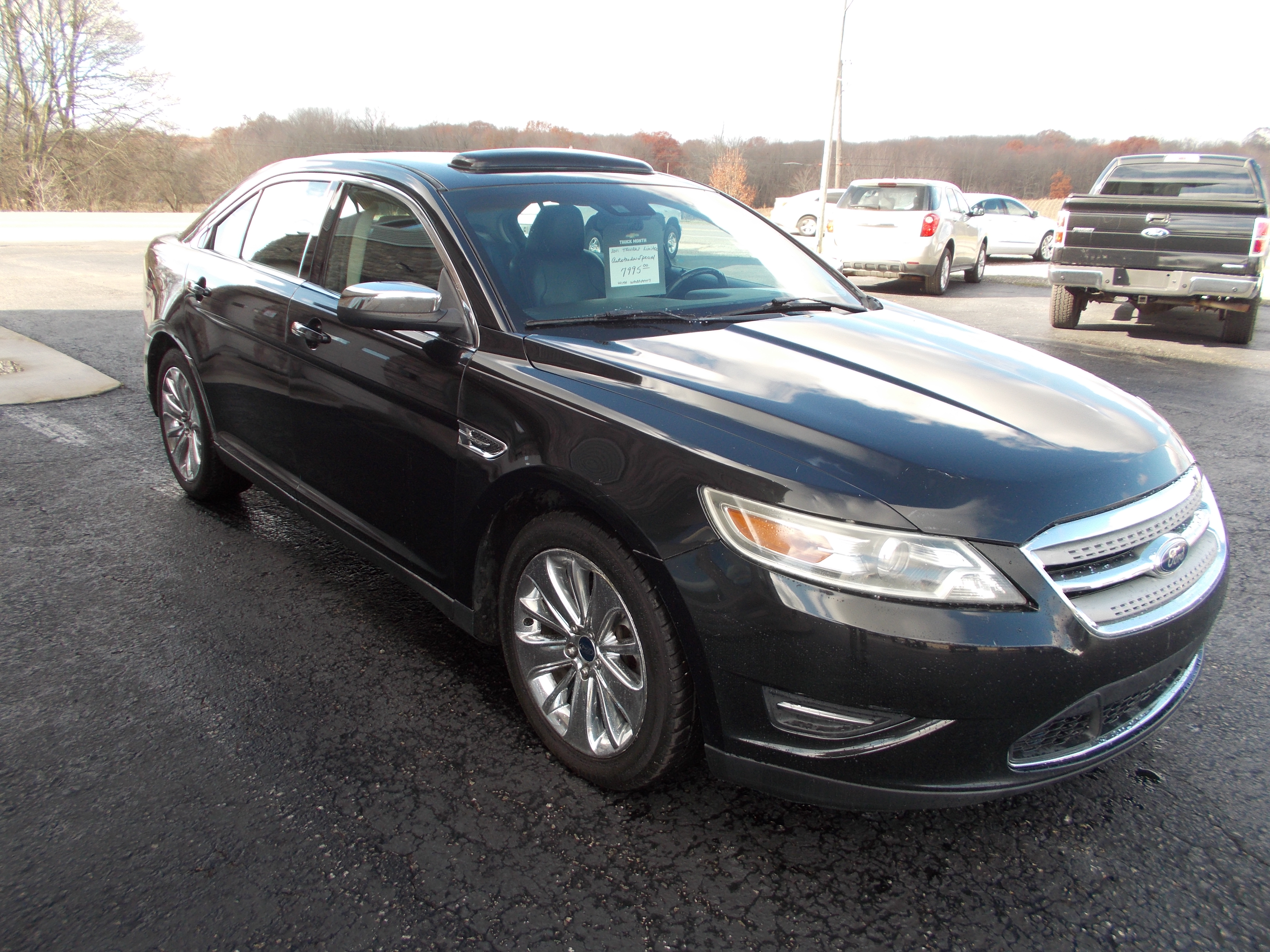 Used 2011 Ford Taurus Limited FWD image 3