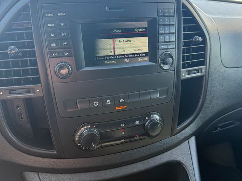 Used 2018 Mercedes-Benz Metris image 14