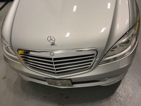 Used 2011 Mercedes-Benz S 550 4MATIC image 7