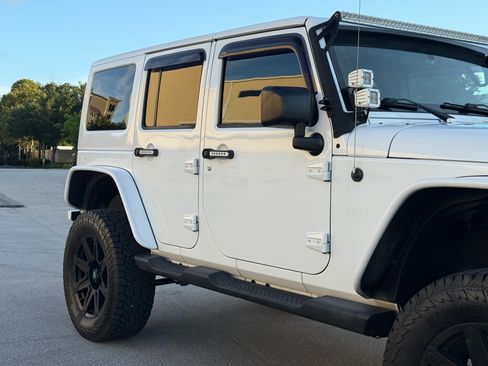 Used 2015 Jeep Wrangler 4WD Unlimited Sahara image 55