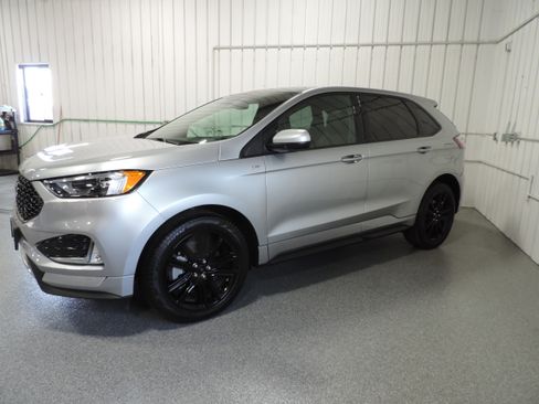 Used 2023 Ford Edge ST-Line image 3