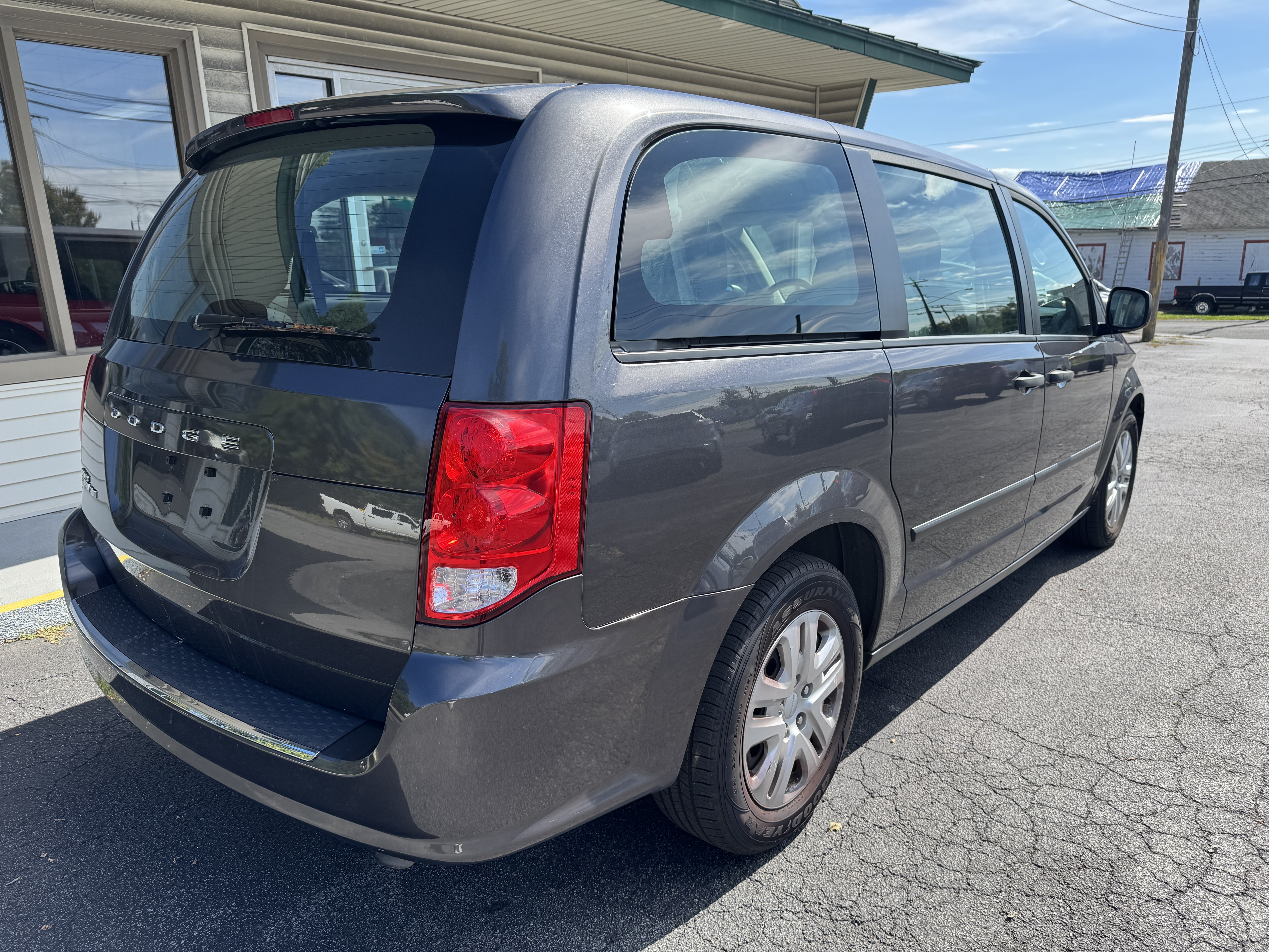 Used 2016 Dodge Grand Caravan American Value Package FWD image 6