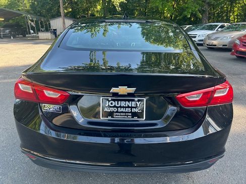 Used 2016 Chevrolet Malibu LT FWD image 5