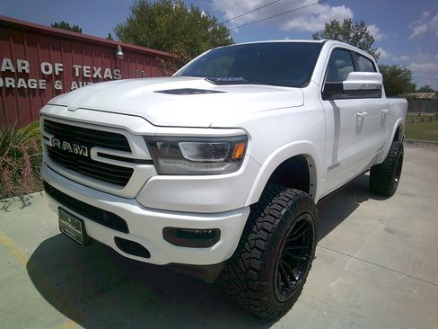 Used 2019 RAM 1500 Laramie AWD/4WD image 31