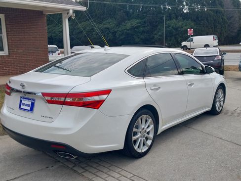 Used 2013 Toyota Avalon Limited image 7