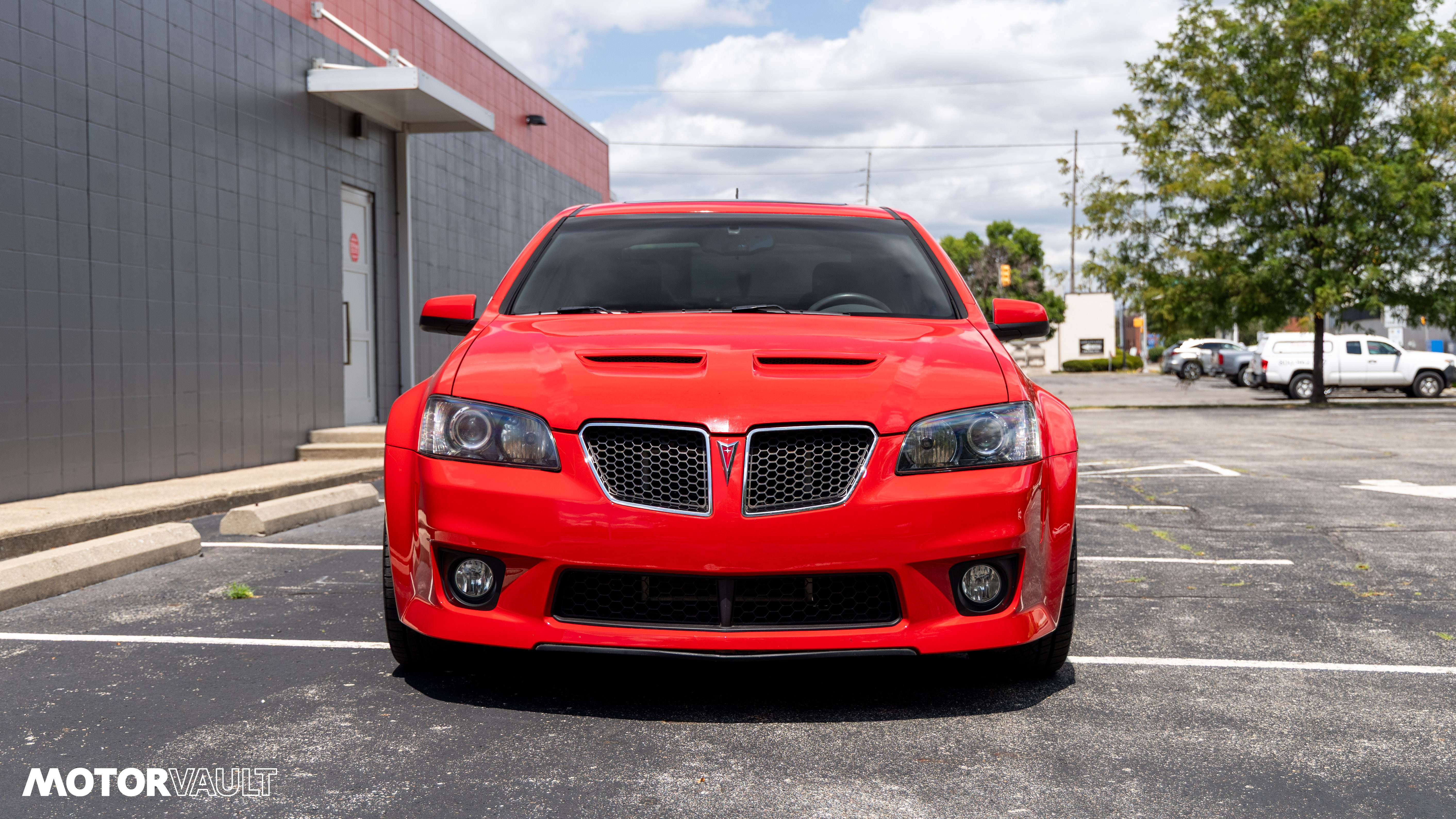 Used 2009 Pontiac G8 GXP RWD image 2