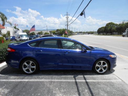 Used 2016 Ford Fusion SE FWD image 6