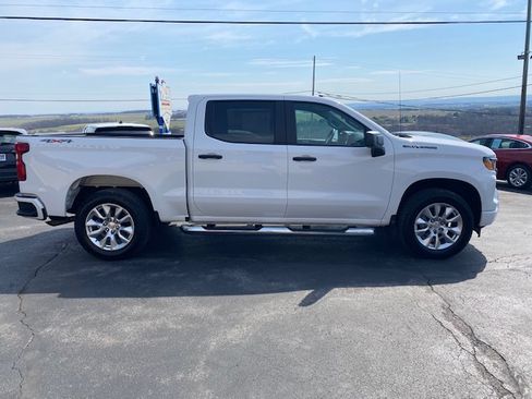 Used 2023 Chevrolet Silverado 1500 Custom AWD/4WD image 6