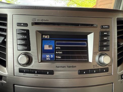 Used 2014 Subaru Outback 2.5i Limited image 11