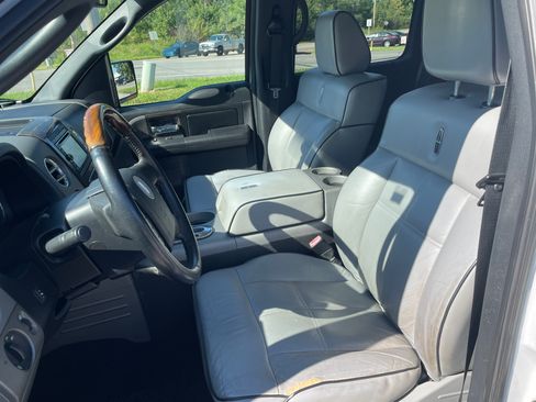 Used 2007 Lincoln Mark LT 4x4 image 9