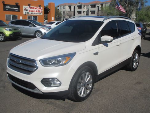 Used 2017 Ford Escape Titanium image 19