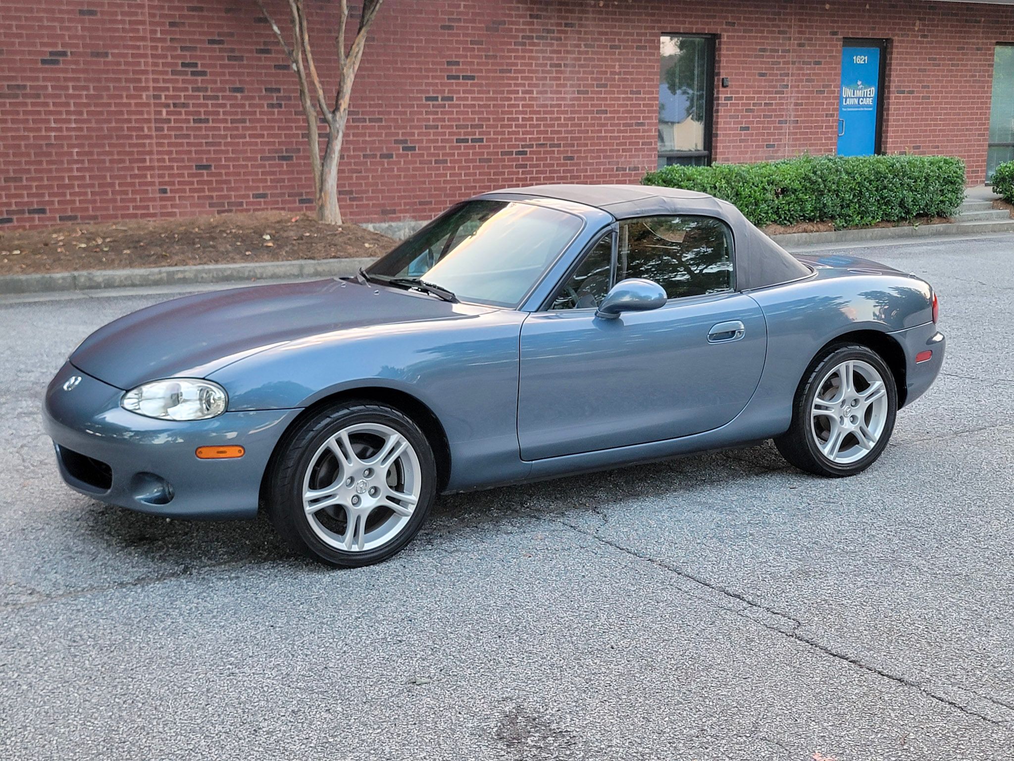 Used 2005 MAZDA MX-5 Miata UNAVAIL RWD image 13