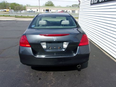 Used 2006 Honda Accord EX Sedan image 3