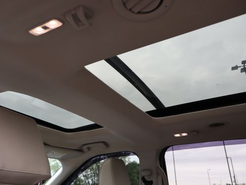 Used 2018 Ford Explorer 4WD Platinum image 21