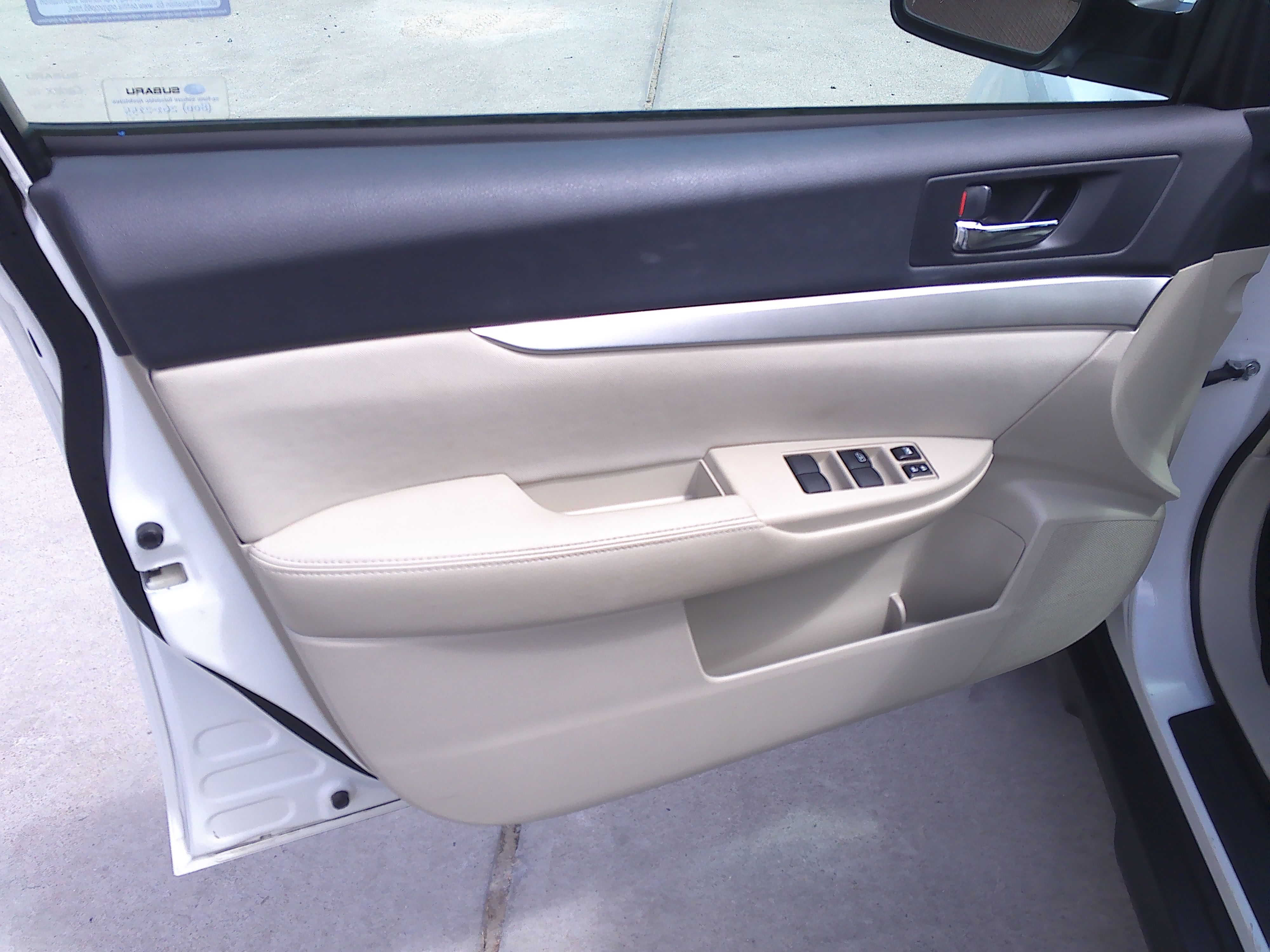 Used 2012 Subaru Outback 2.5i Premium AWD/4WD image 9