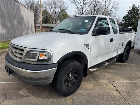 Used 2002 Ford F150 XL image 1