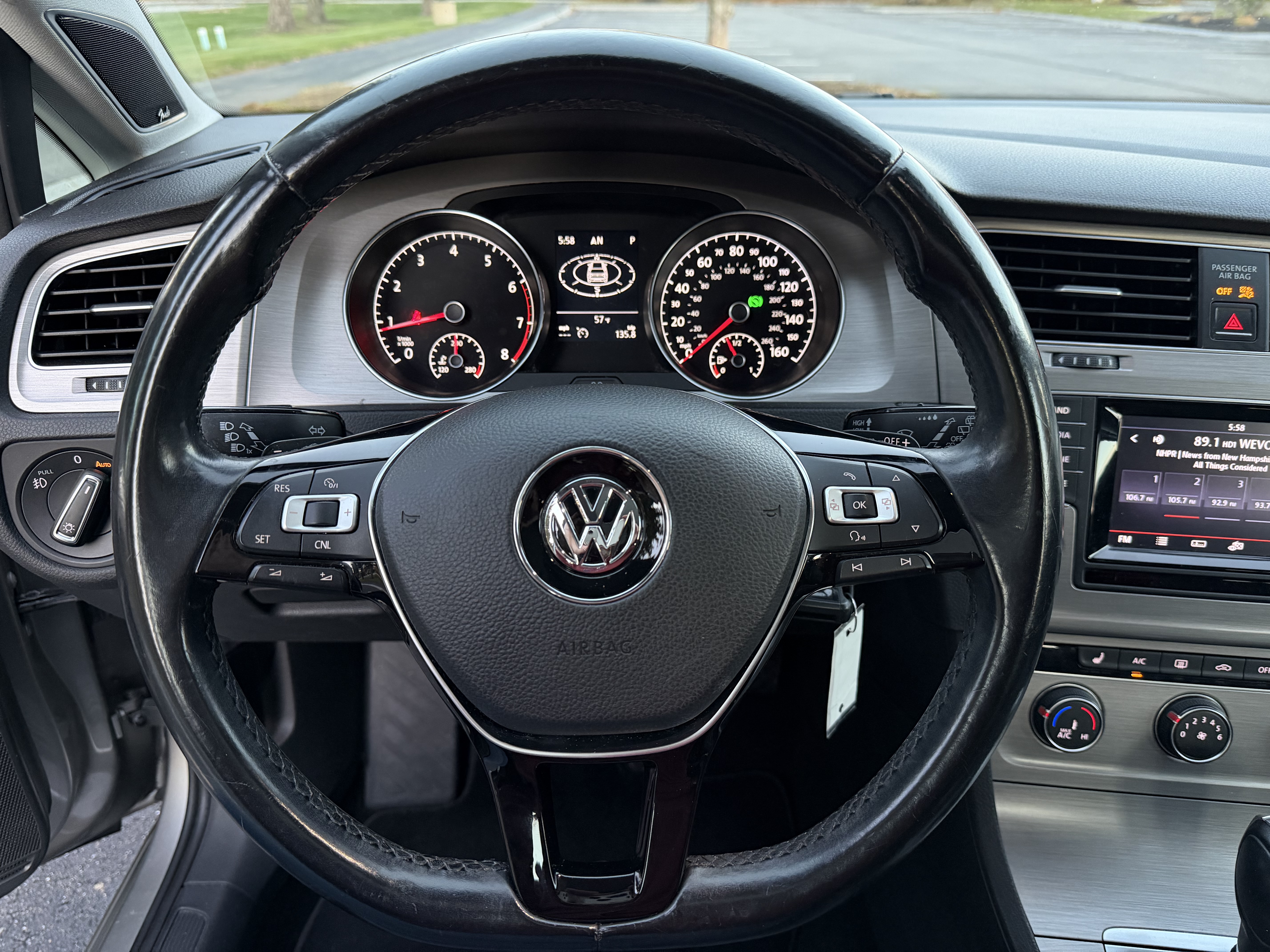 Used 2016 Volkswagen Golf SE FWD image 44