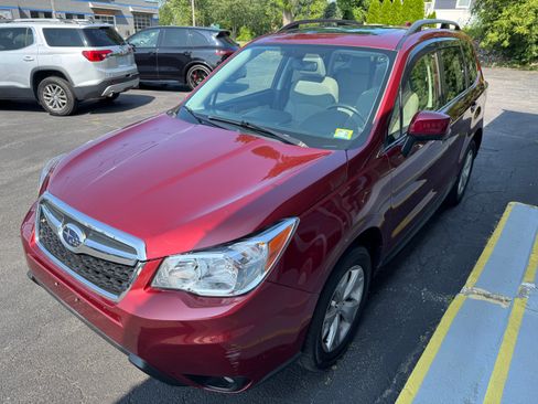 Used 2016 Subaru Forester 2.5i Limited AWD/4WD image 3