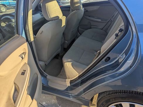 Used 2013 Toyota Corolla image 9