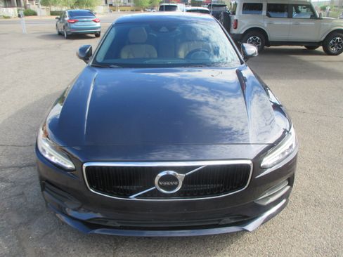 Used 2017 Volvo S90 T5 Momentum Sedan 4D FWD image 16