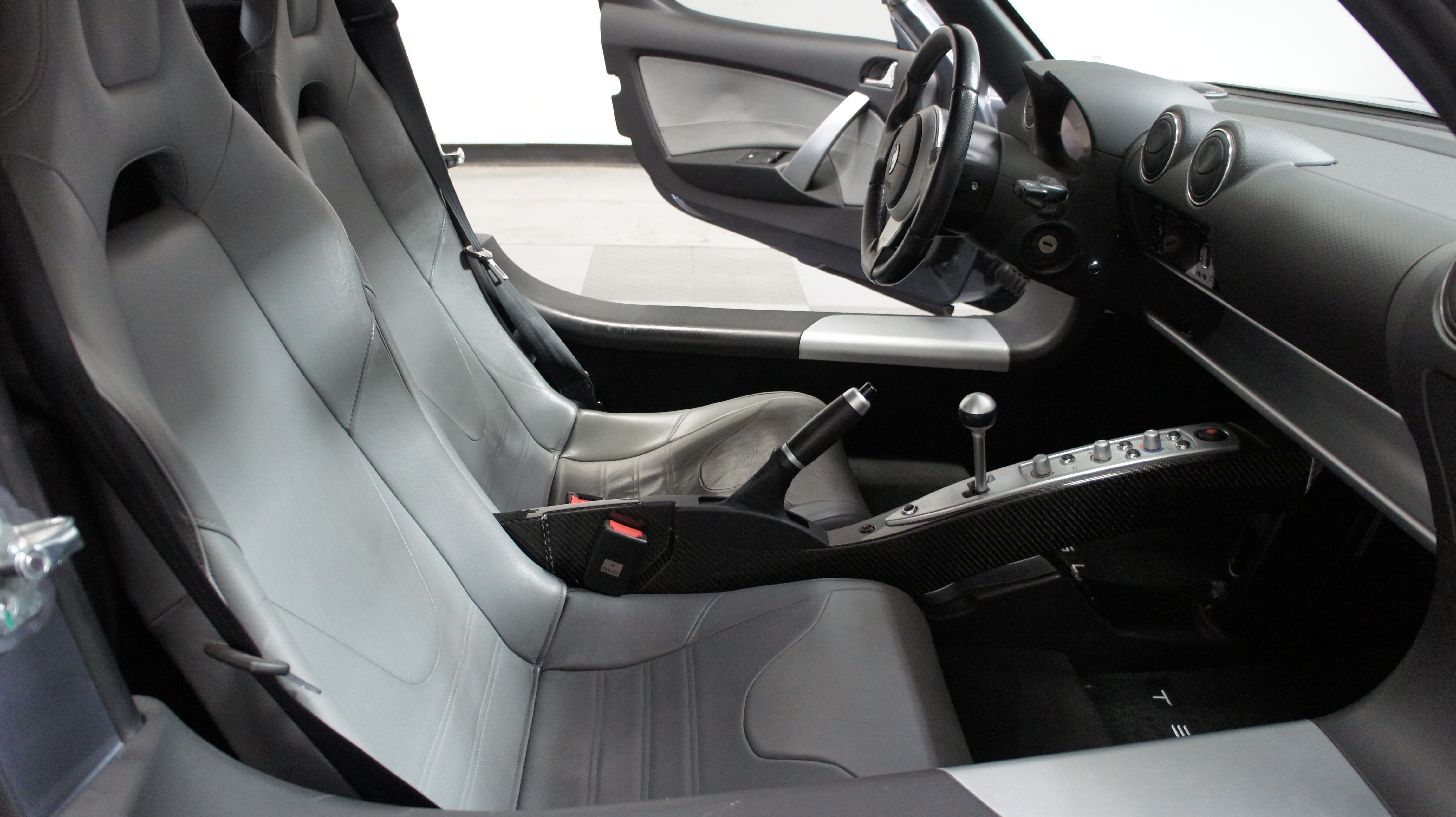 Used 2008 Tesla Roadster RWD image 24