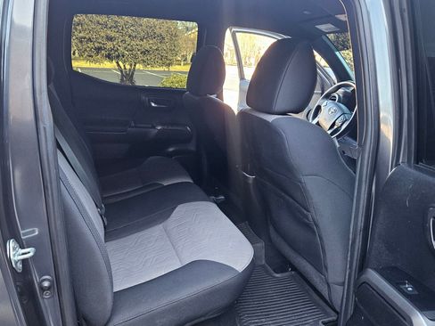 Used 2021 Toyota Tacoma image 13