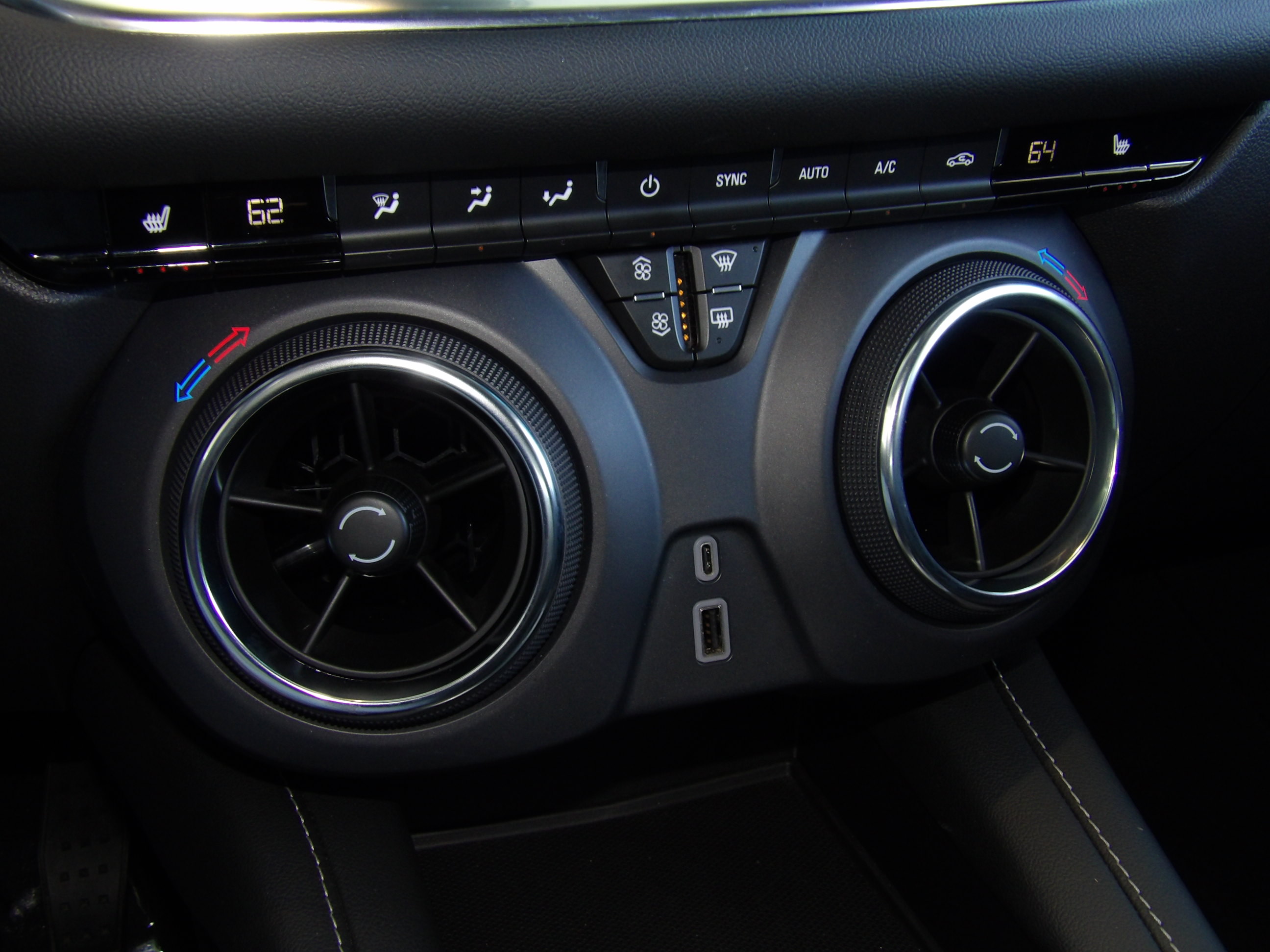 Used 2025 Chevrolet Blazer FWD LT w/ 2LT image 24