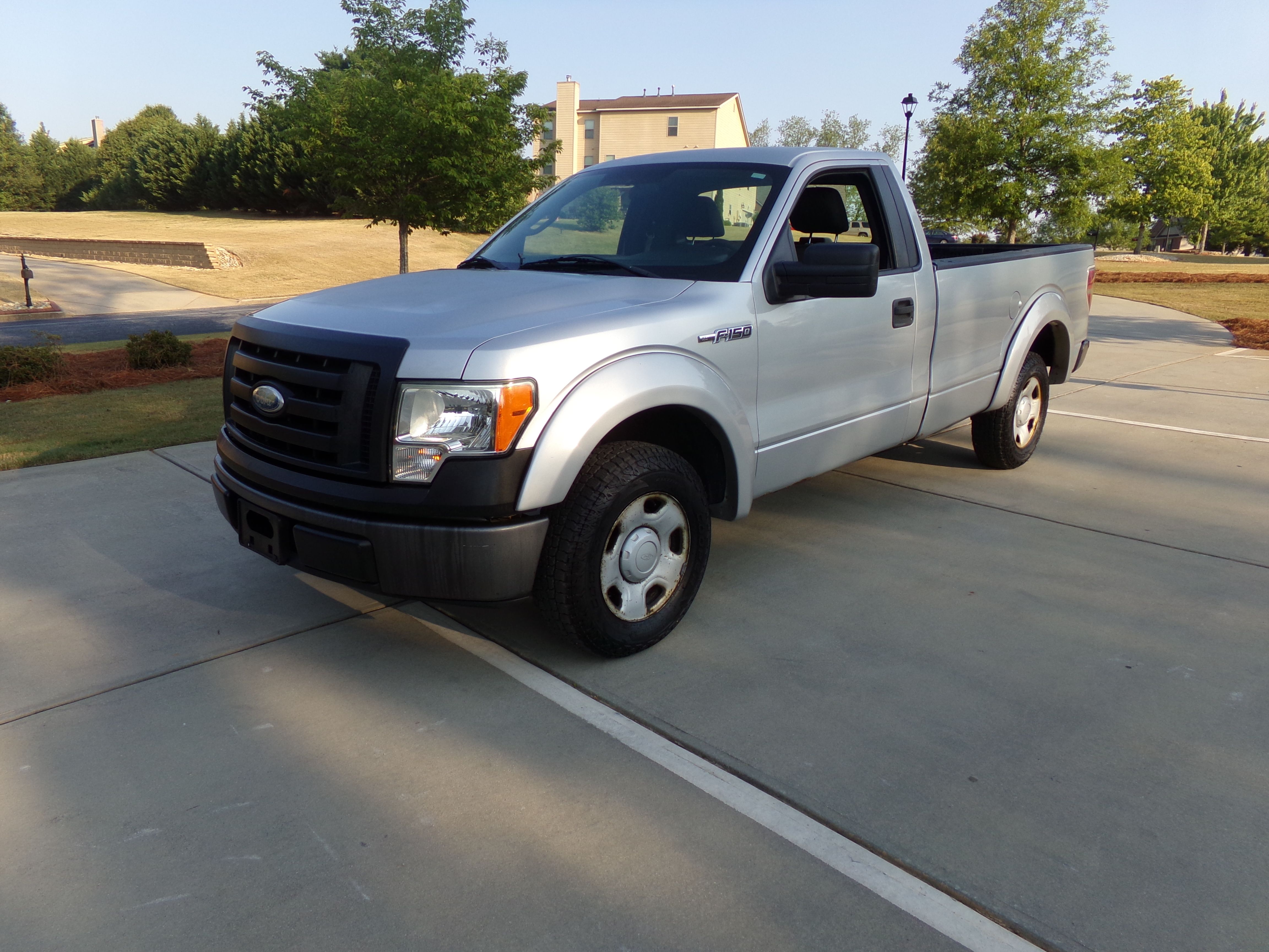 Used 2009 Ford F150 2WD Regular Cab XL image 1