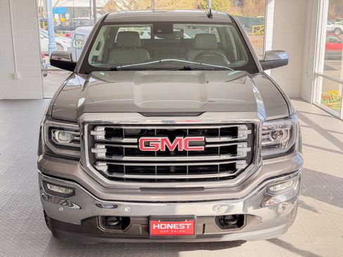 Used 2017 GMC Sierra 1500 SLT image 2