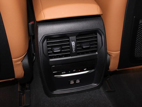 Used 2023 BMW i4 eDrive35 image 39